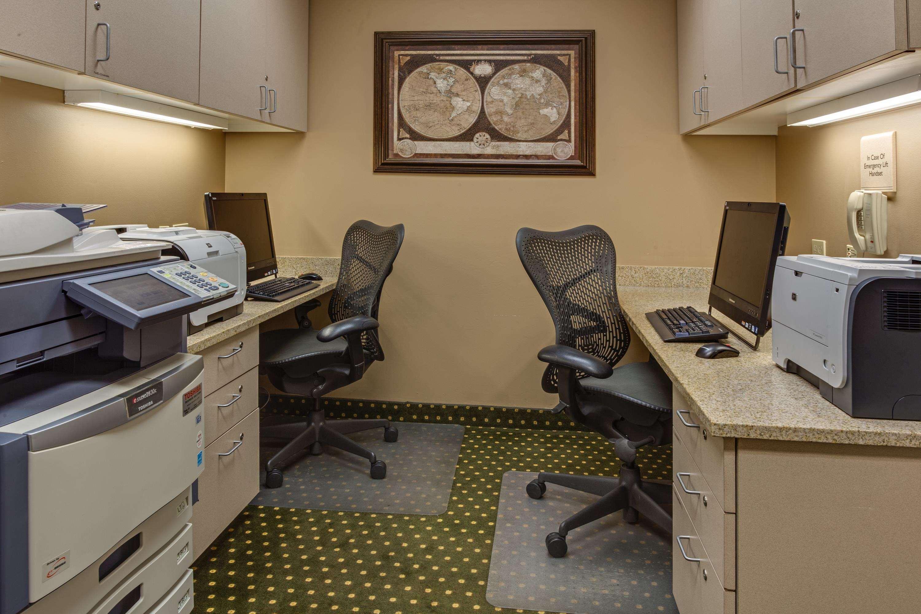 Hilton Garden Inn Cleveland Airport Fairview Park Exterior foto